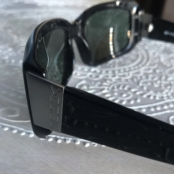 Kids Vogue Sunglasses - Picture 2 of 4